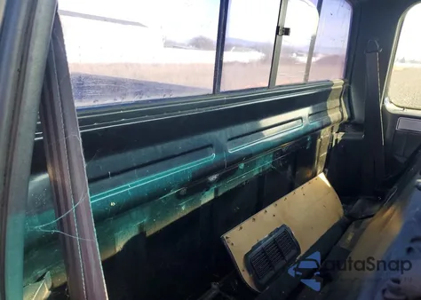 1983 Chevrolet C20 из США, поврежденный, VIN 2GCGC24W0D1164830